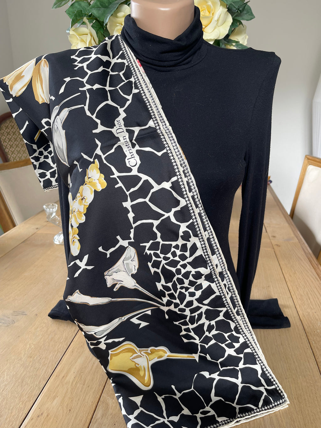 CHRISTIAN DIOR carré foulard scarf schal sjaal seide silk soie