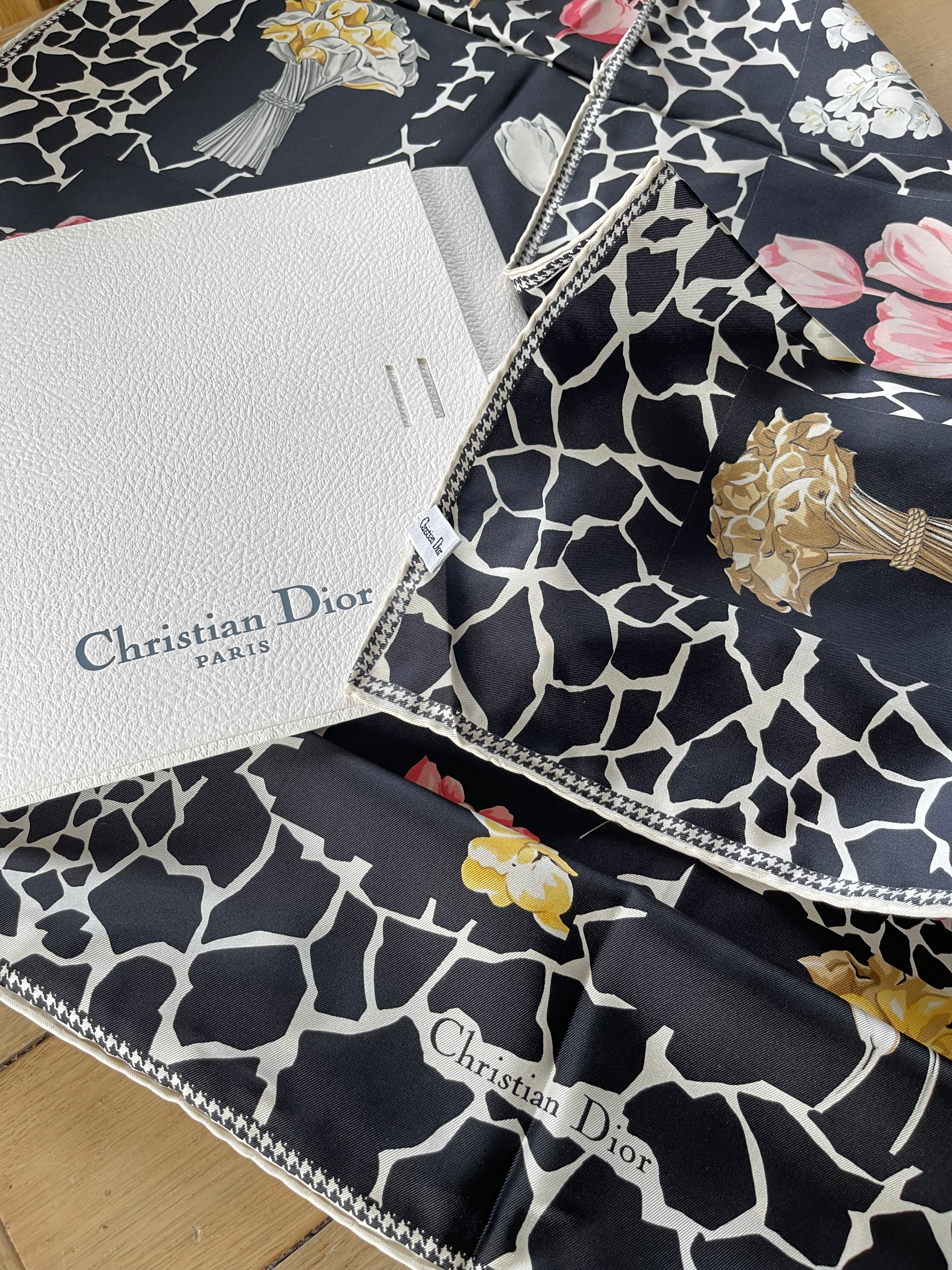 CHRISTIAN DIOR carré foulard scarf schal sjaal seide silk soie