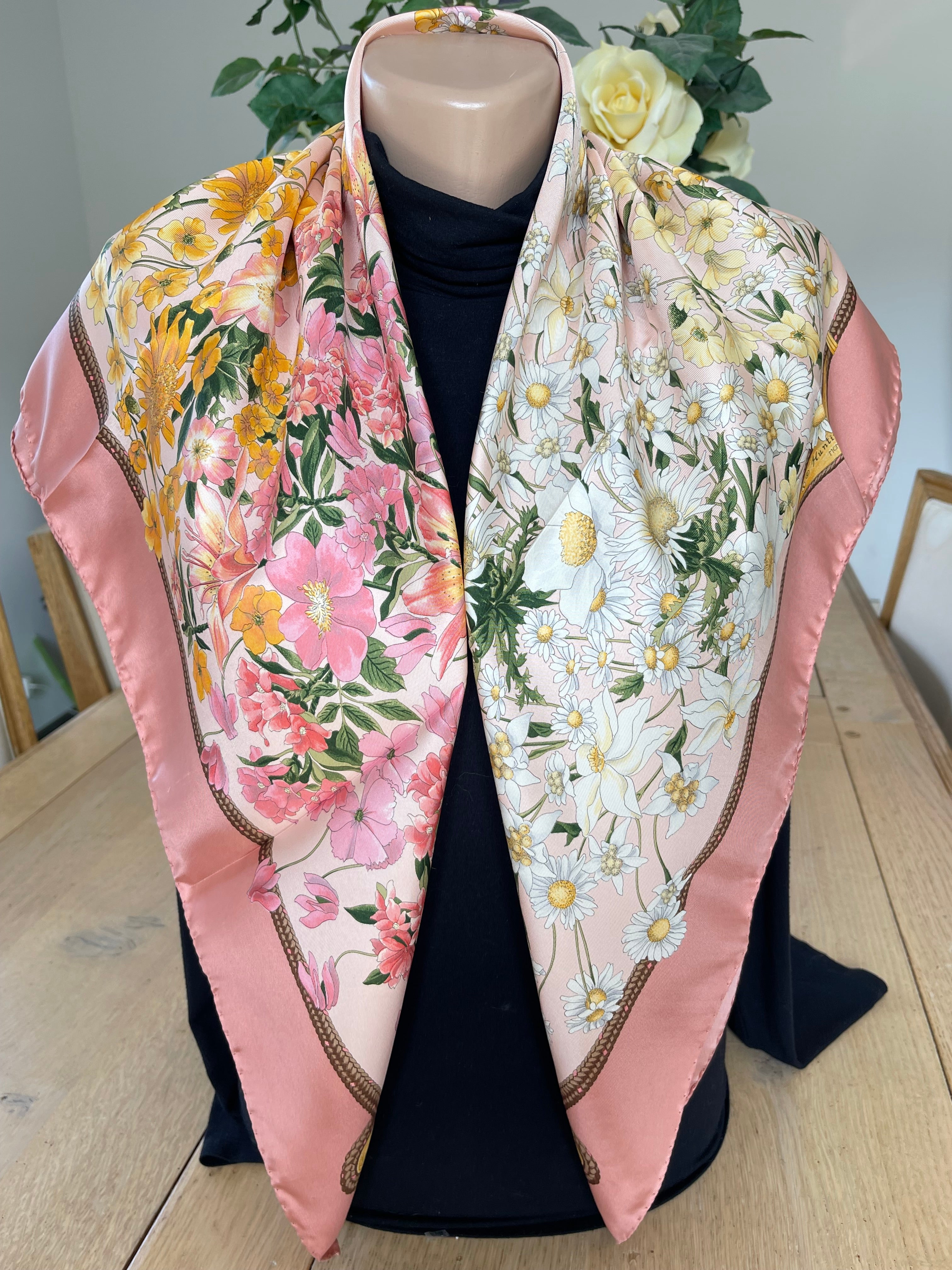 Foulard carré HUNTING WORLD seide schal silk soie